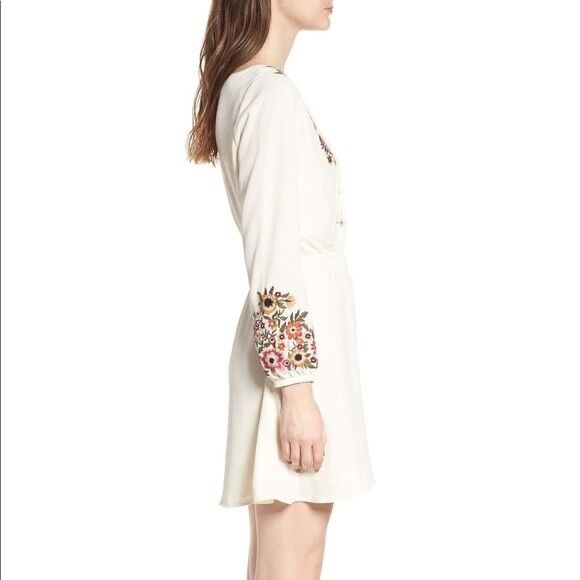 Anthropologie Cupcakes & Cashmere Garrisa Floral Embroidery Mini Dress L.$120.00 - Picture 3 of 4